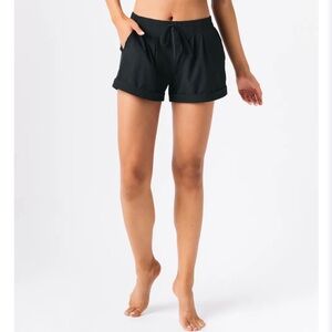 Black Zyia Summer Shorts XL.